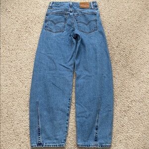 Levi’s Baggy Dad Barrel Jeans. Size 24. *See measurements below.